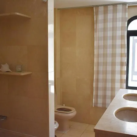 Riviera Park 10a- 1st Fl. - 2 Bed - Air Con- Wi-fi Appartement *